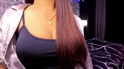 Snapshot of sweetest_one4 chatting on May 19, 1:56 am sweetest_one4 online show from May 19, 1:56 am