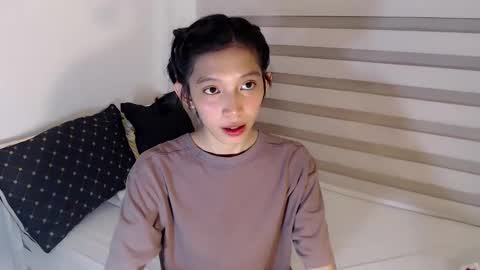 Snapshot of sweetestcelest chatting on June 10, 1:50 am Celest online show from June 10, 1:50 am