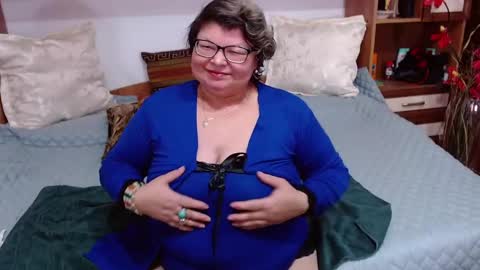 sweetestmilf4you online show from December 19, 11:18 am