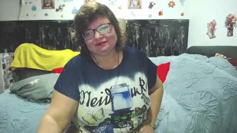 sweetestmilf4you online show from February 5, 4:11 pm