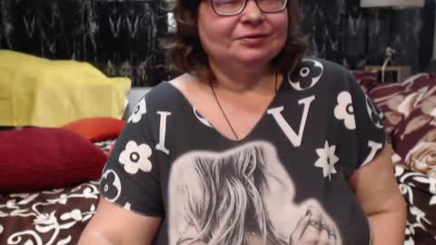 sweetestmilf4you online show from March 14, 7:41 pm
