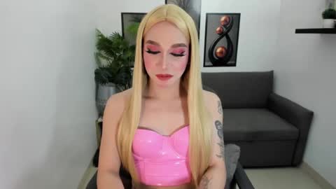 Snapshot of sweeteverdeen chatting on June 27, 2:55 pm sweetkatniss online show from June 27, 2:55 pm