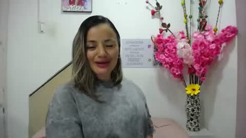 Snapshot of sweetfantasyy69 chatting on July 1, 2:13 am sweef online show from July 1, 2:13 am
