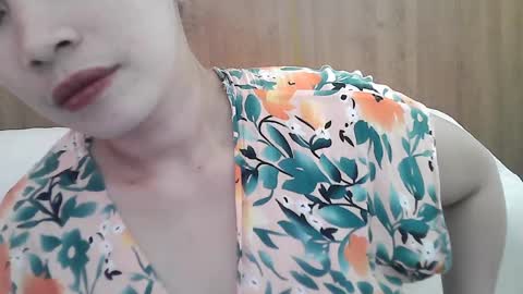 Snapshot of sweetfilipinawet chatting on May 4, 7:48 am Stacy online show from May 4, 7:48 am