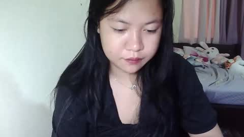 Snapshot of sweetgal_mica chatting on May 19, 11:00 pm sweetgal_mica online show from May 19, 11:00 pm