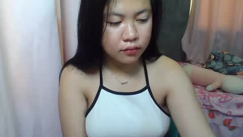 Snapshot of sweetgal_mica chatting on June 16, 2:14 am sweetgal_mica online show from June 16, 2:14 am