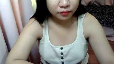 Snapshot of sweetgal_mica chatting on August 2, 12:42 am sweetgal_mica online show from August 2, 12:42 am