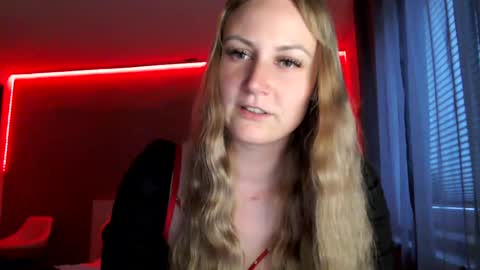 Snapshot of sweetgermangoddess chatting on July 7, 6:23 pm sweetgermangoddess online show from July 7, 6:23 pm