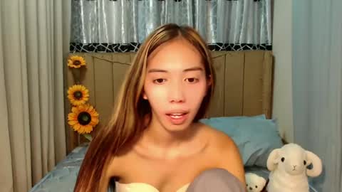 Snapshot of sweetgirl_daphne chatting on July 7, 7:23 am sweetgirl_daphne online show from July 7, 7:23 am