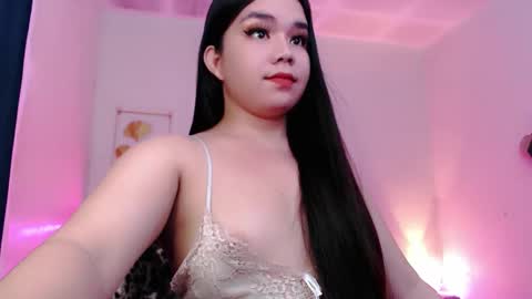 Snapshot of sweetgirl_mayxx chatting on December 16, 12:37 am May online show from December 16, 12:37 am