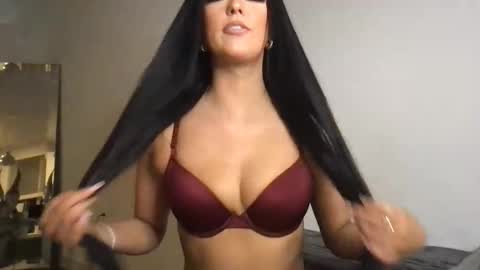 Gracie  online show from November 9, 3:05 am