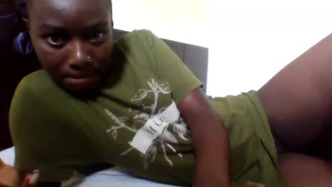 sweetgurl05 online show from June 19, 7:01 am