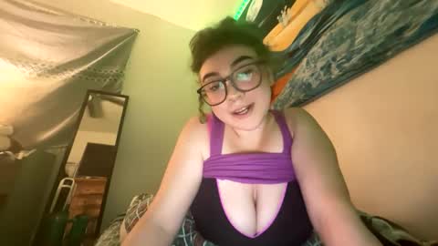 sweetheatannie online show from December 15, 5:13 am