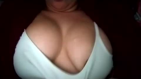 Snapshot of sweetie__annie chatting on February 18, 4:58 am Ana Mara i cant Make noise My family is here online show from February 18, 4:58 am