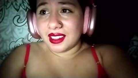 Snapshot of sweetie__annie chatting on March 8, 3:50 am Ana Mara i cant Make noise My family is here online show from March 8, 3:50 am