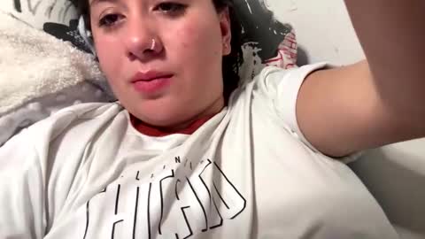 Snapshot of sweetie__annie chatting on September 10, 6:02 am Ana Mara i cant Make noise My family is here online show from September 10, 6:02 am