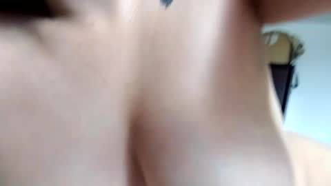 Snapshot of sweetie__annie chatting on November 16, 7:08 pm Ana Mara i cant Make noise My family is here online show from November 16, 7:08 pm