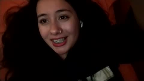 Snapshot of sweetie__annie chatting on February 26, 4:33 am Ana Mara i cant Make noise My family is here online show from February 26, 4:33 am