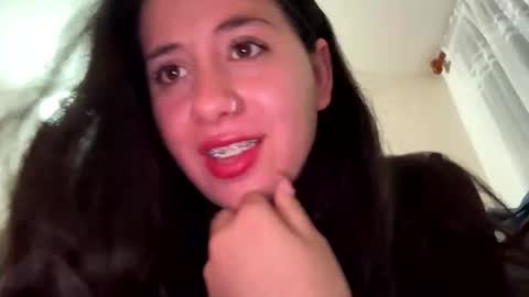 Snapshot of sweetie__annie chatting on March 4, 3:34 am Ana Mara i cant Make noise My family is here online show from March 4, 3:34 am