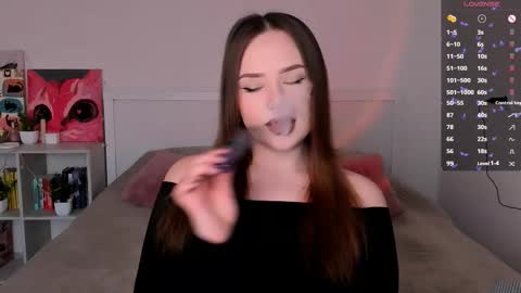 Snapshot of sweetie_candy_ chatting on March 19, 2:10 pm Hannah online show from March 19, 2:10 pm