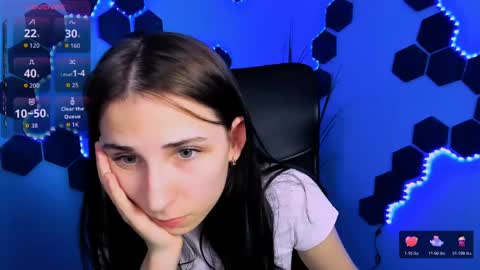 Snapshot of sweetie_chloe_ chatting on May 11, 4:04 pm Chloe online show from May 11, 4:04 pm