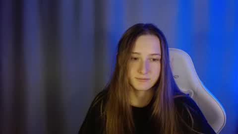 Annie online show from November 1, 9:39 pm