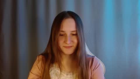 Annie online show from February 19, 9:00 pm