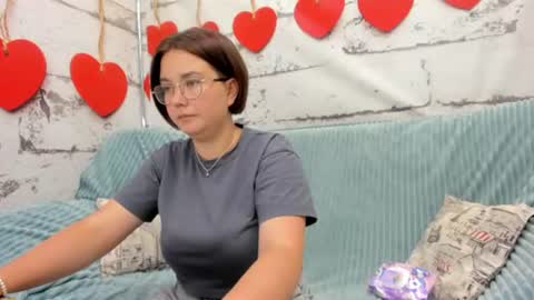 Snapshot of sweetie_rozzy chatting on June 20, 1:41 am ROZZY online show from June 20, 1:41 am