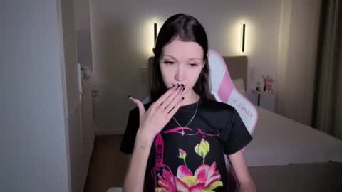 Snapshot of sweetiebones chatting on July 21, 3:36 pm bratty gf online show from July 21, 3:36 pm