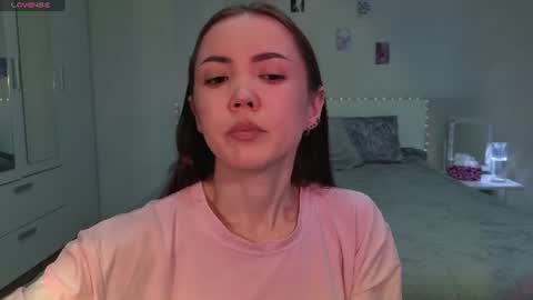 sweetieee_kira online show from June 16, 5:43 am