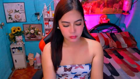 Nicole online show from December 17, 9:07 am