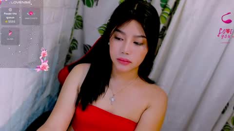 Nicole online show from April 25, 2:25 pm