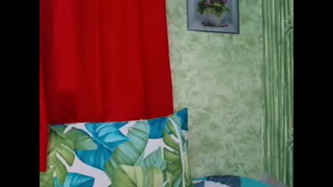 sweetiestkylie online show from February 17, 4:09 am