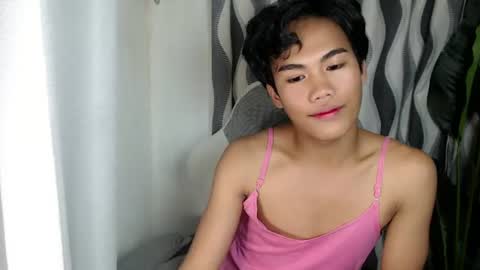 Snapshot of sweetiie_jewel chatting on June 24, 6:23 am sweetiie_jewel online show from June 24, 6:23 am