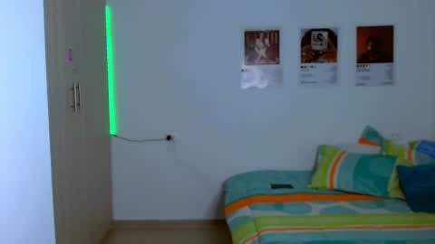 Snapshot of sweetjames2810 chatting on February 16, 8:00 pm SWEETJAMES online show from February 16, 8:00 pm