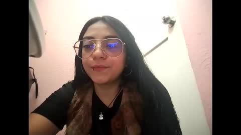 Snapshot of sweetkatthe09 chatting on March 20, 2:44 pm Katherine online show from March 20, 2:44 pm