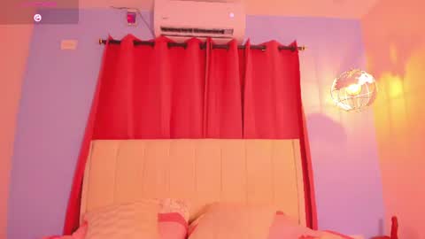 Snapshot of sweetkimmie_ chatting on June 27, 12:22 pm Isabel online show from June 27, 12:22 pm