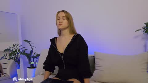 Snapshot of sweetkira1 chatting on November 24, 3:34 pm SweetKira1 online show from November 24, 3:34 pm