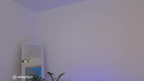 Snapshot of sweetkira1 chatting on February 25, 3:32 pm SweetKira1 online show from February 25, 3:32 pm