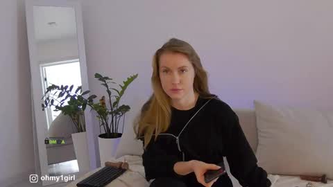 Snapshot of sweetkira1 chatting on February 27, 10:15 am SweetKira1 online show from February 27, 10:15 am