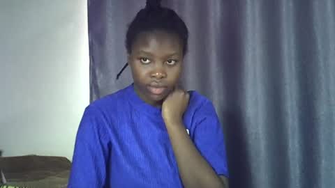 Snapshot of sweetkirrie chatting on July 6, 2:14 pm sweetkirrie online show from July 6, 2:14 pm