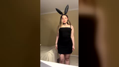 sweetkrissi online show from May 26, 9:22 pm