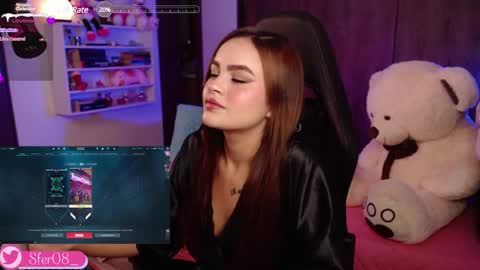 Snapshot of sweetlee_1 chatting on December 8, 1:35 am online show from December 8, 1:35 am