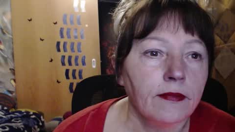 Snapshot of sweetli_angel chatting on October 28, 1:31 am sweetli_angel online show from October 28, 1:31 am