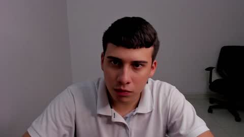 Snapshot of sweetlian_04 chatting on January 15, 12:41 am Lian online show from January 15, 12:41 am