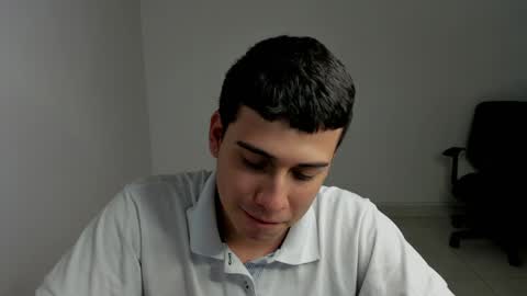 Snapshot of sweetlian_04 chatting on January 15, 3:43 am Lian online show from January 15, 3:43 am