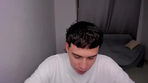 Snapshot of sweetlian_04 chatting on February 23, 2:51 am Lian online show from February 23, 2:51 am