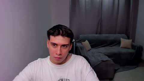 Snapshot of sweetlian_04 chatting on February 23, 5:56 am Lian online show from February 23, 5:56 am