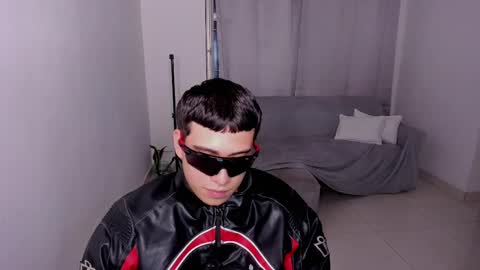 Snapshot of sweetlian_04 chatting on February 27, 8:39 am Lian online show from February 27, 8:39 am