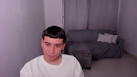 Snapshot of sweetlian_04 chatting on February 28, 5:48 am Lian online show from February 28, 5:48 am